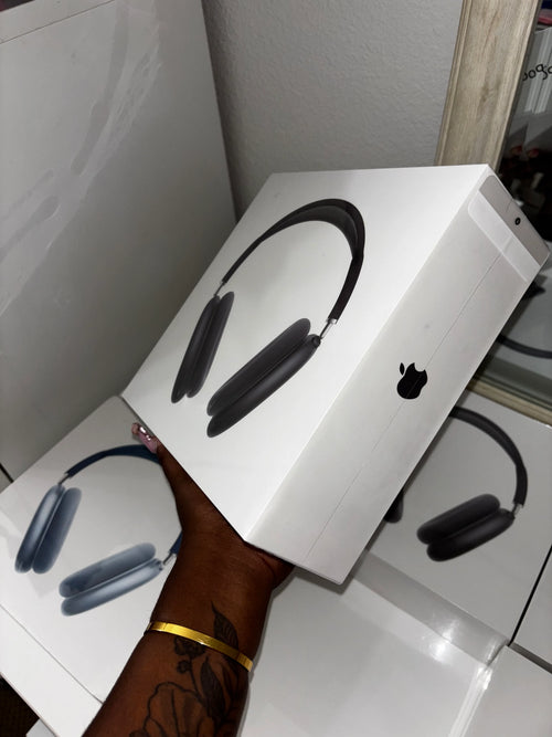 AirPod pro maxes